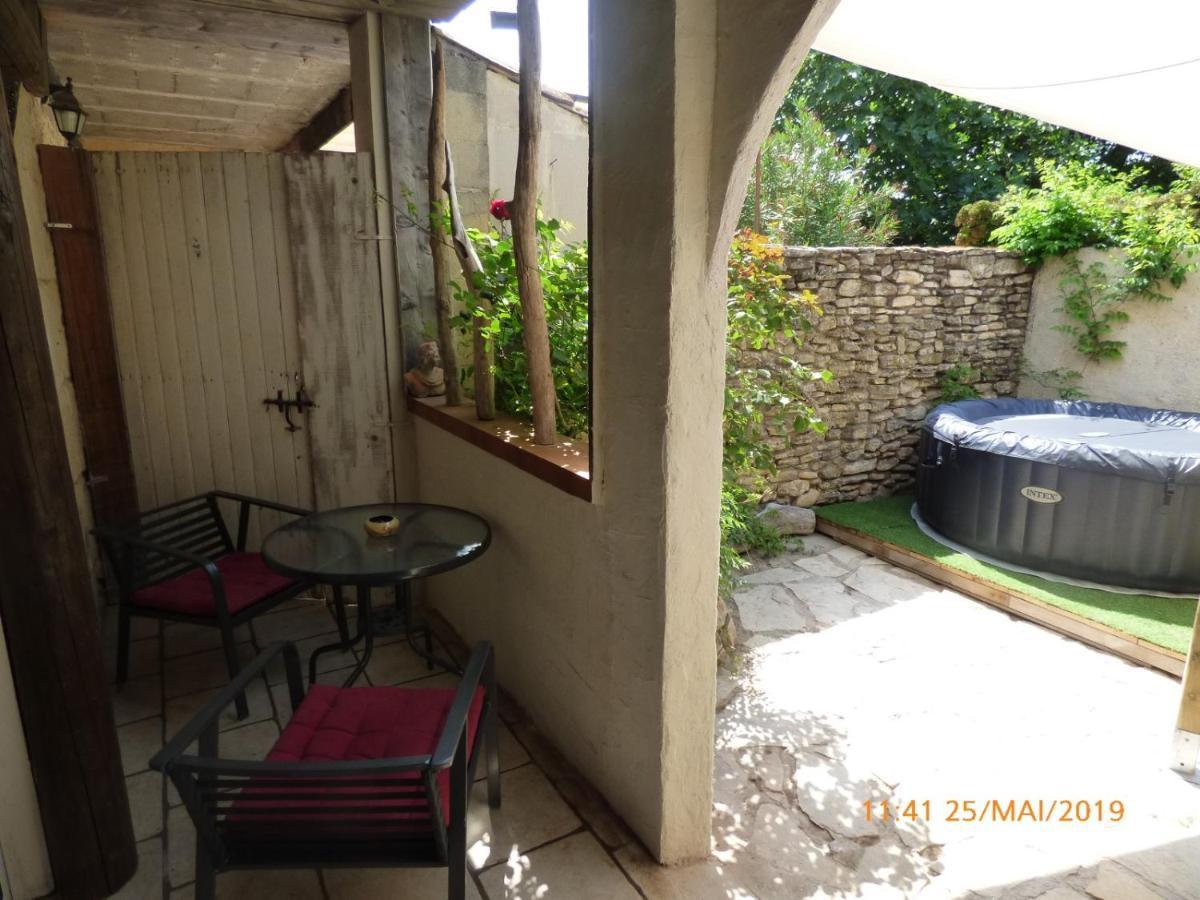 MAS MAURANE-Chambre d'hôte avec SPA privé Tarascón Exterior foto