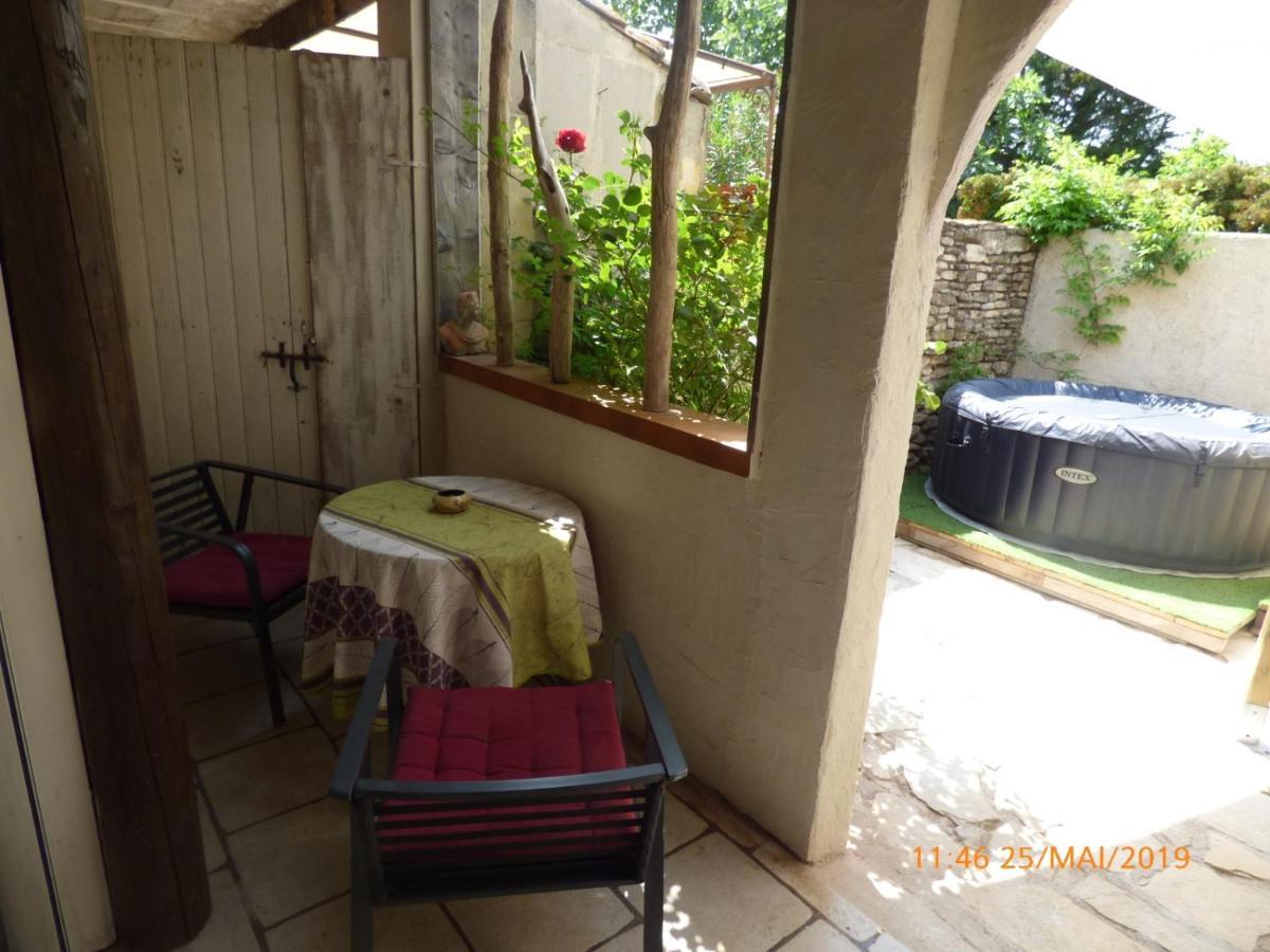 MAS MAURANE-Chambre d'hôte avec SPA privé Tarascón Exterior foto