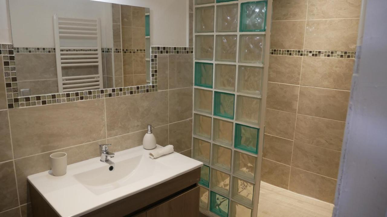 MAS MAURANE-Chambre d'hôte avec SPA privé Tarascón Exterior foto